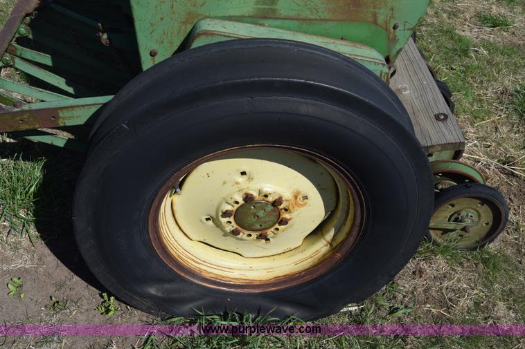 image for item BX9912 John Deere grain drill