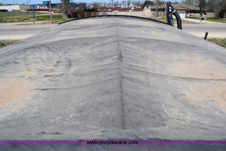 image for item BX9959 2012 Unverferth 325 gravity wagon