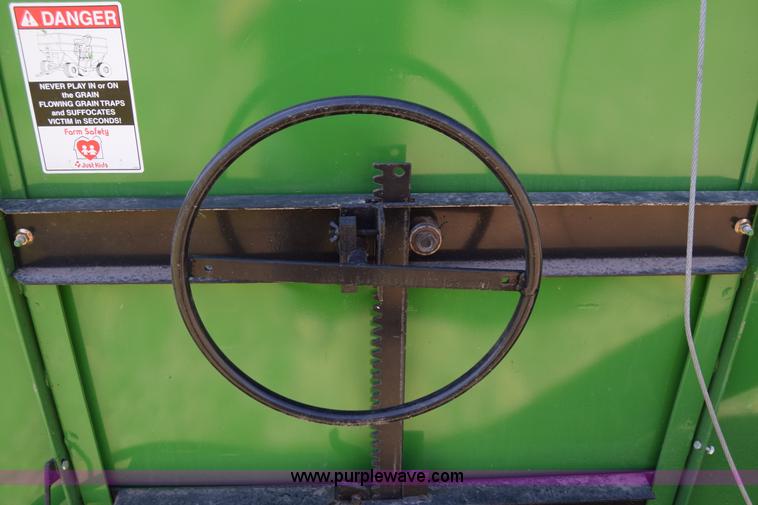 image for item BX9959 2012 Unverferth 325 gravity wagon