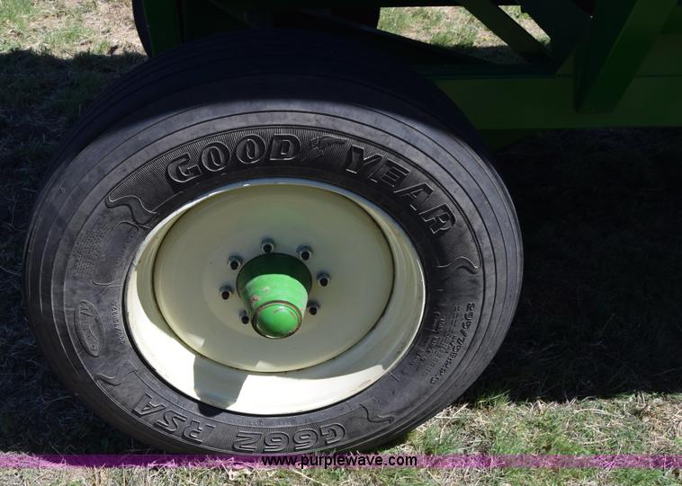 image for item BX9959 2012 Unverferth 325 gravity wagon