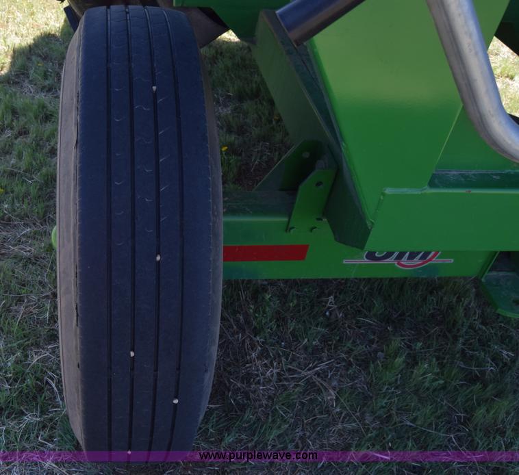 image for item BX9959 2012 Unverferth 325 gravity wagon