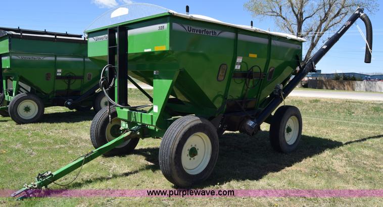 image for item BX9960 2012 Unverferth 325 gravity wagon