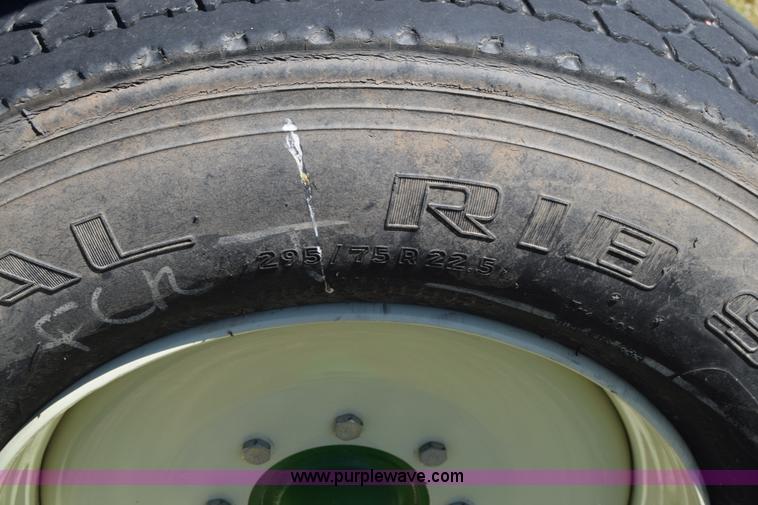 image for item BX9960 2012 Unverferth 325 gravity wagon