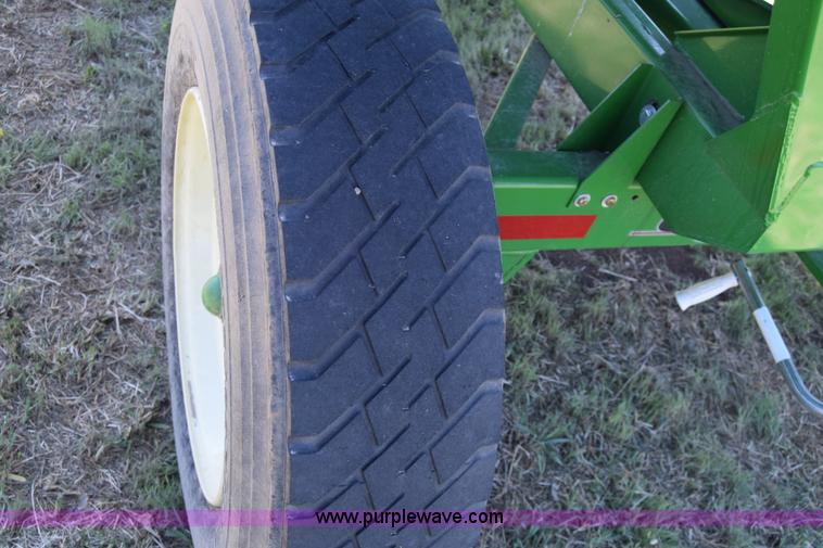 image for item BX9960 2012 Unverferth 325 gravity wagon