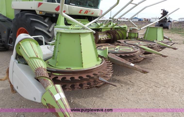 image for item BZ9075 2004 Claas RU600 rotary corn head