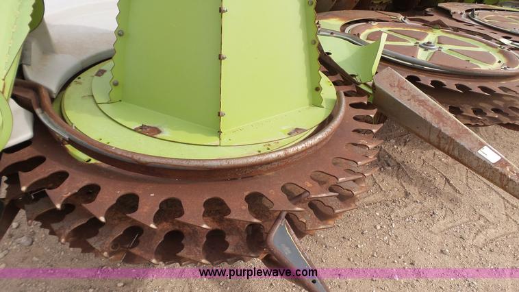 image for item BZ9075 2004 Claas RU600 rotary corn head