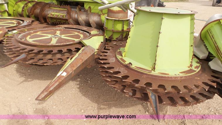 image for item BZ9075 2004 Claas RU600 rotary corn head