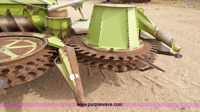 image for item BZ9075 2004 Claas RU600 rotary corn head