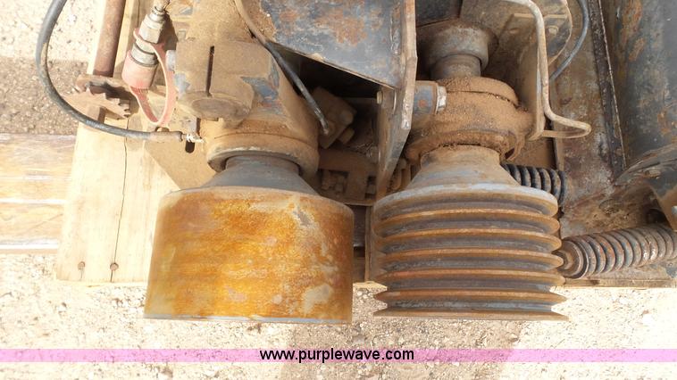 image for item BZ9076 Claas milo/corn kernal processor