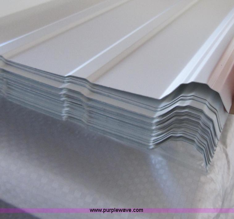 image for item F1252 (30) sheets of metal siding/roofing