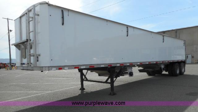 image for item G7344 2012 Aulick 4266GT2 double hopper grain trailer