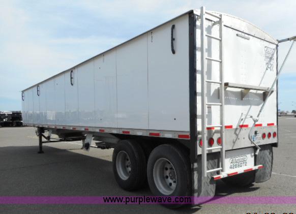 image for item G7344 2012 Aulick 4266GT2 double hopper grain trailer