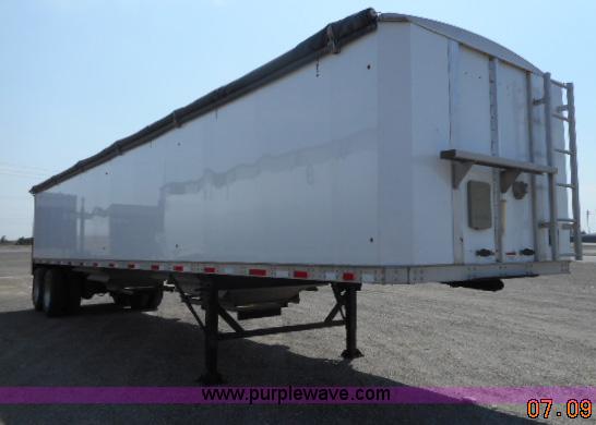 image for item G7344 2012 Aulick 4266GT2 double hopper grain trailer