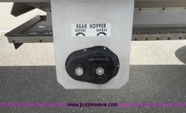 image for item G7344 2012 Aulick 4266GT2 double hopper grain trailer