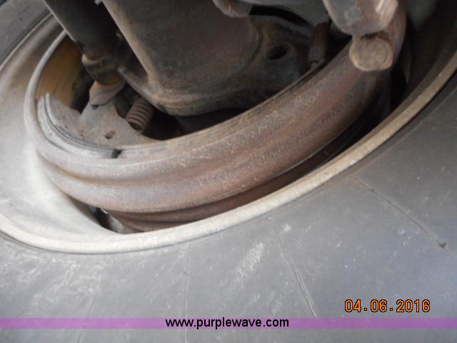 image for item G7344 2012 Aulick 4266GT2 double hopper grain trailer