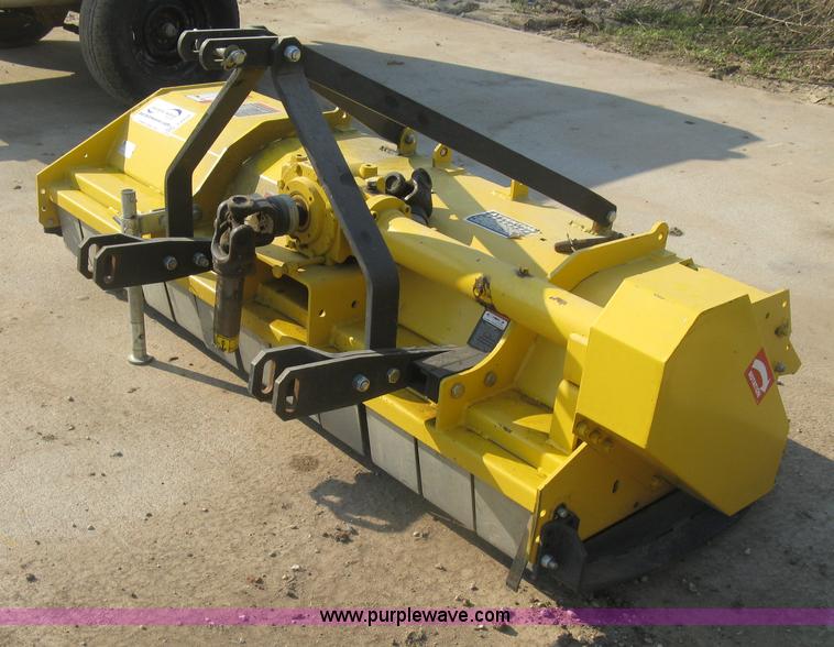 image for item J2828 New Holland 918H flail mower