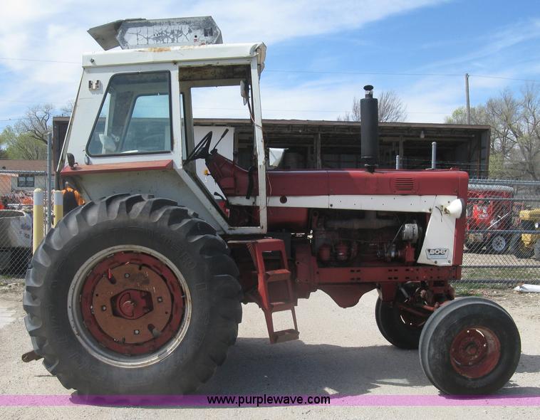 image for item J2835 International Farmall 806 tractor