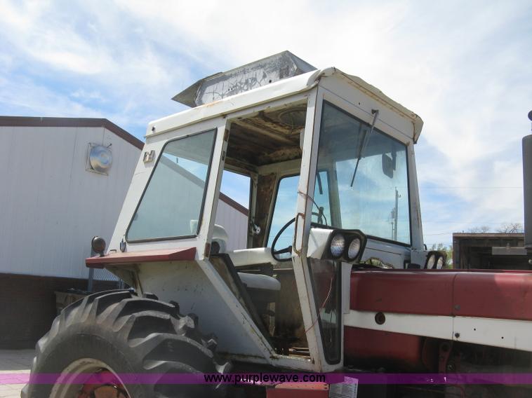 image for item J2835 International Farmall 806 tractor