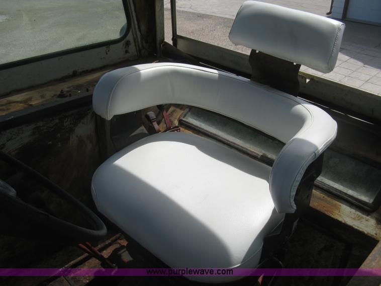 image for item J2835 International Farmall 806 tractor