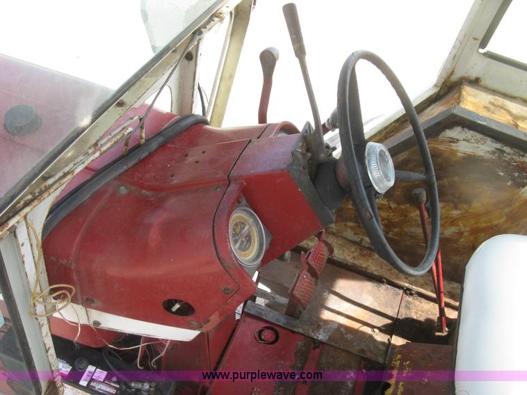 image for item J2835 International Farmall 806 tractor