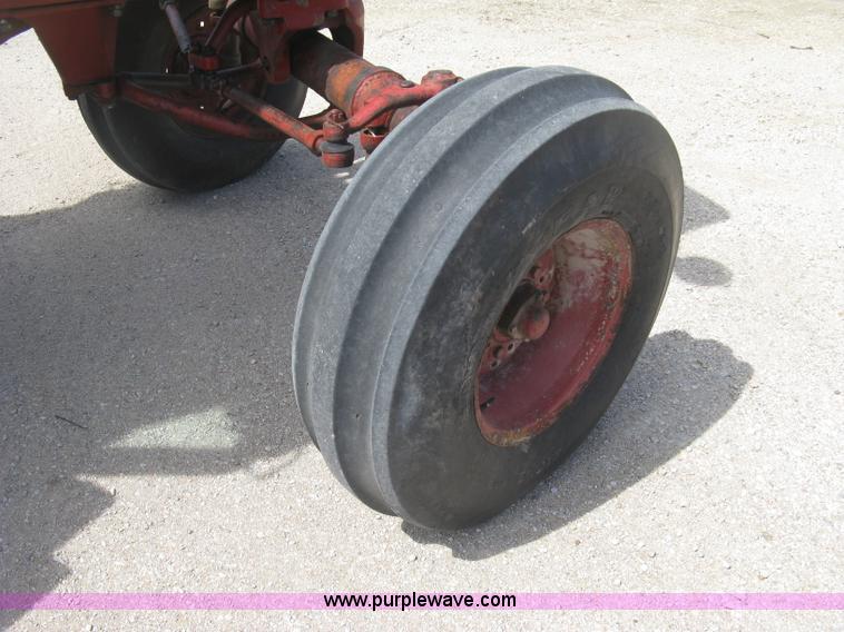 image for item J2835 International Farmall 806 tractor