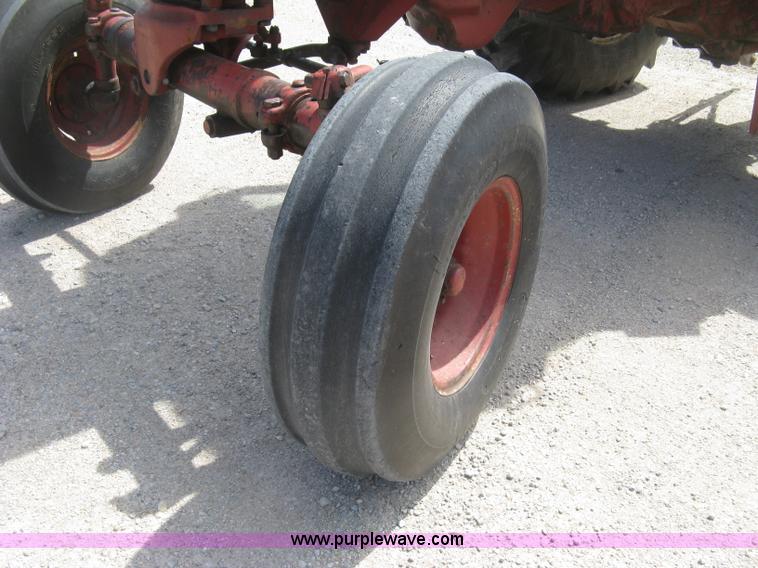 image for item J2835 International Farmall 806 tractor