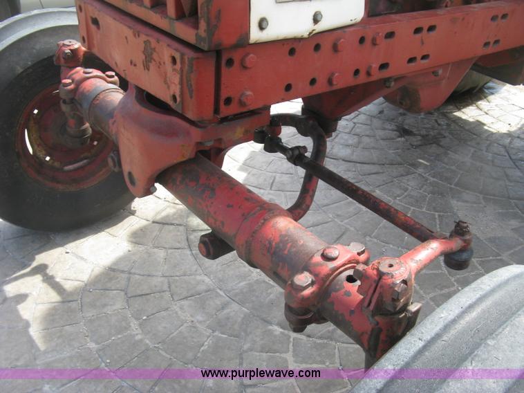 image for item J2835 International Farmall 806 tractor