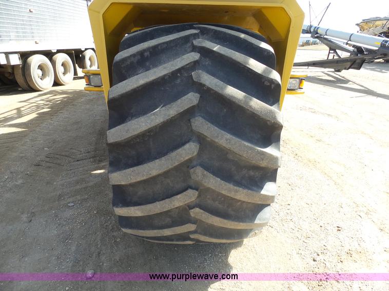 image for item J5499 2000 Ag-Chem TerraGator 8103 self-propelled applicator