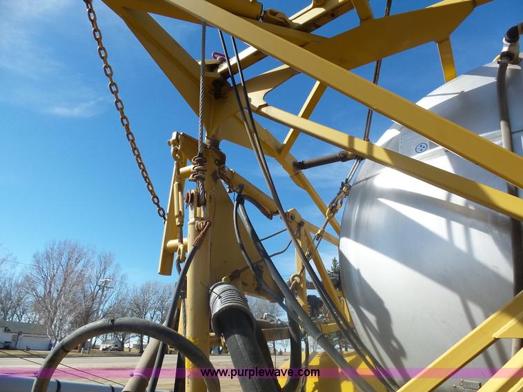 image for item J5499 2000 Ag-Chem TerraGator 8103 self-propelled applicator