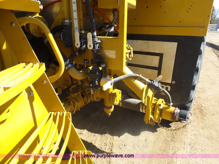 image for item J5499 2000 Ag-Chem TerraGator 8103 self-propelled applicator