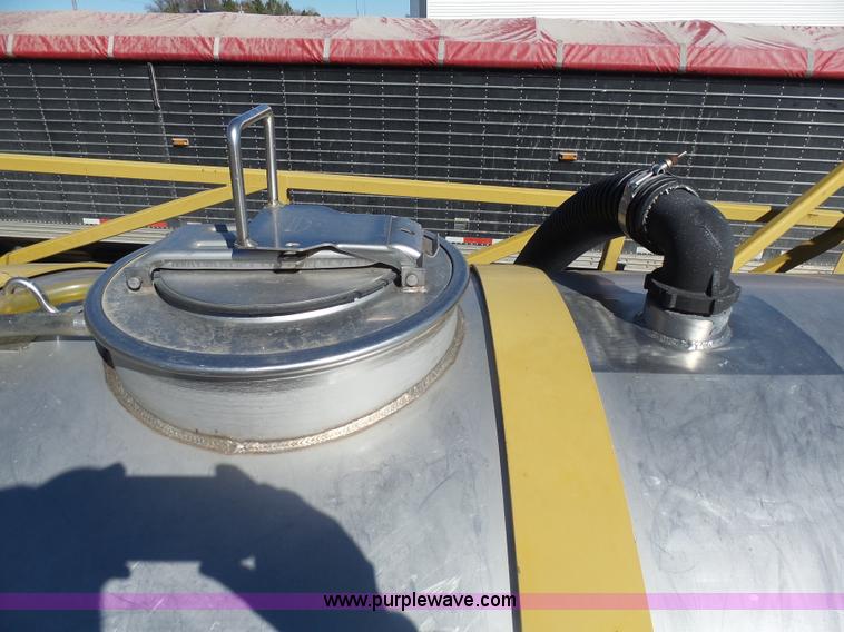 image for item J5499 2000 Ag-Chem TerraGator 8103 self-propelled applicator