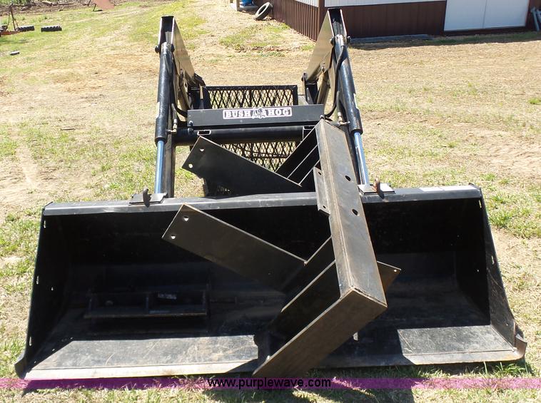 image for item J7523 Bush Hog 2846QT loader