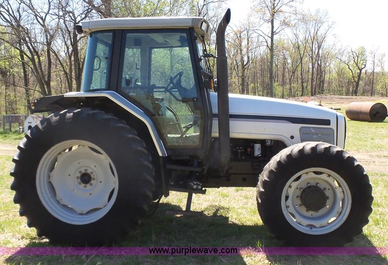 image for item J7525 1998 AGCO White 6710 MFWD tractor
