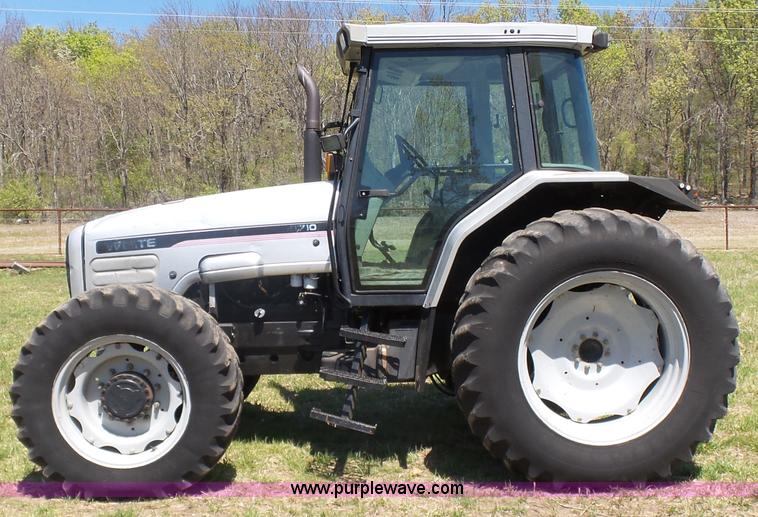 image for item J7525 1998 AGCO White 6710 MFWD tractor
