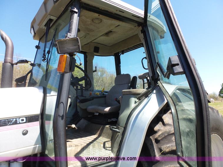 image for item J7525 1998 AGCO White 6710 MFWD tractor