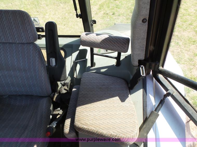 image for item J7525 1998 AGCO White 6710 MFWD tractor