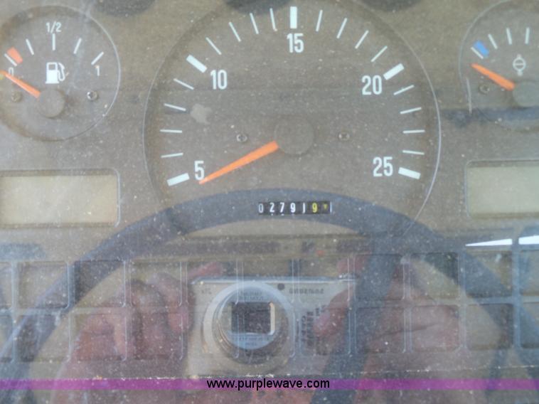 image for item J7525 1998 AGCO White 6710 MFWD tractor