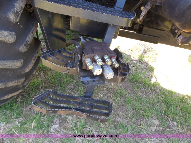 image for item J7525 1998 AGCO White 6710 MFWD tractor