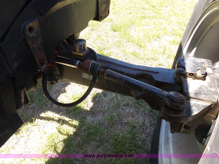 image for item J7525 1998 AGCO White 6710 MFWD tractor