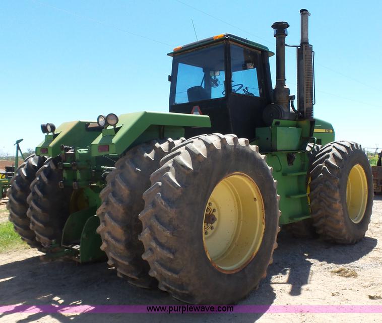 image for item J7539 1990 John Deere 8760 4WD tractor