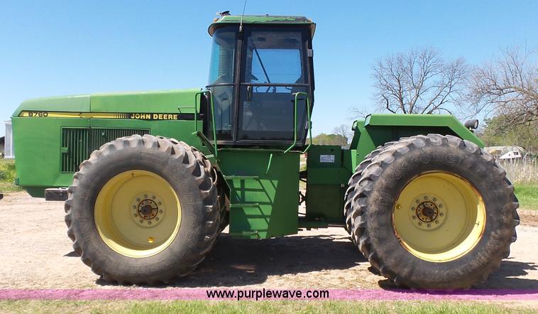 image for item J7539 1990 John Deere 8760 4WD tractor