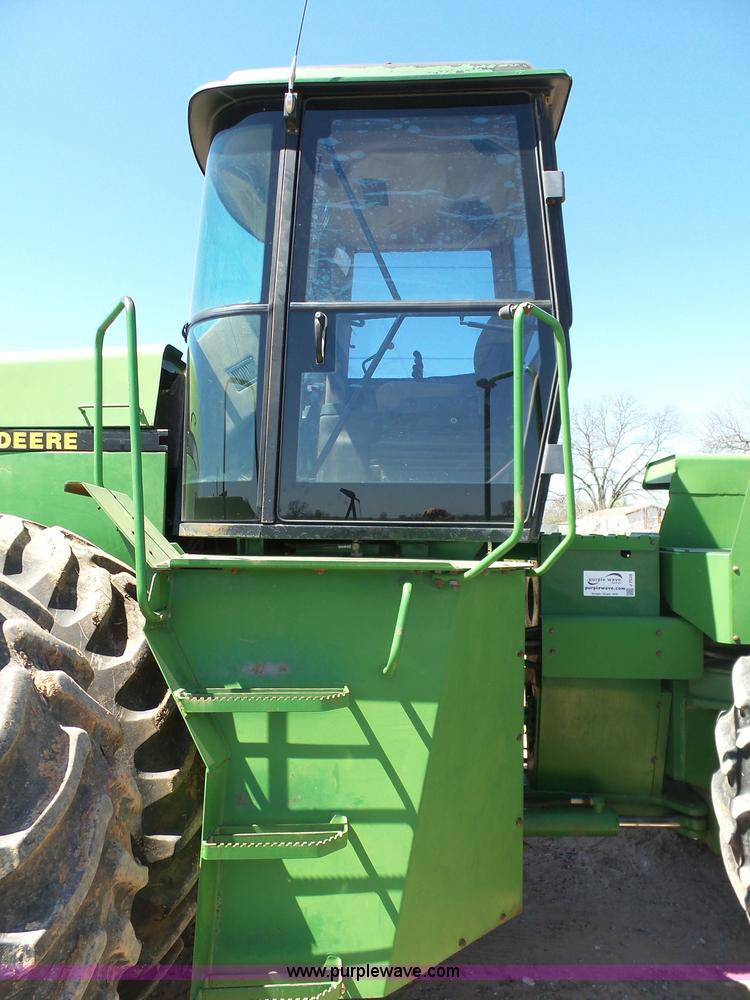 image for item J7539 1990 John Deere 8760 4WD tractor