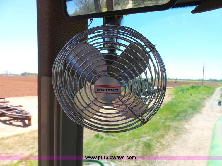 image for item J7539 1990 John Deere 8760 4WD tractor