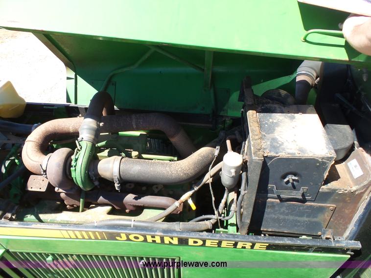 image for item J7539 1990 John Deere 8760 4WD tractor