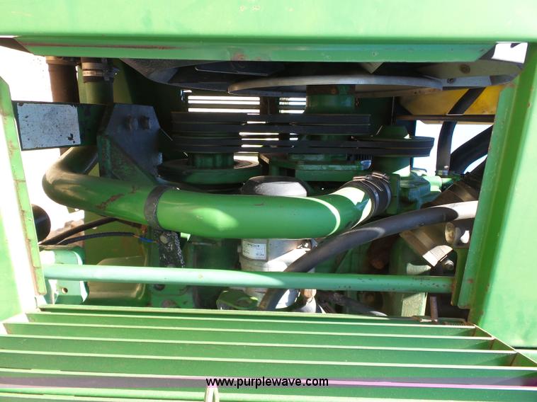 image for item J7539 1990 John Deere 8760 4WD tractor