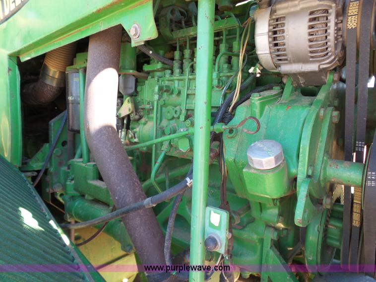 image for item J7539 1990 John Deere 8760 4WD tractor