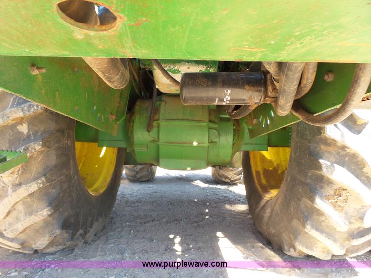 image for item J7539 1990 John Deere 8760 4WD tractor