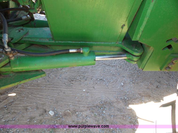 image for item J7539 1990 John Deere 8760 4WD tractor