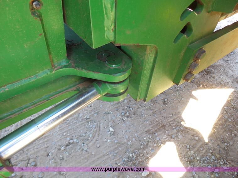 image for item J7539 1990 John Deere 8760 4WD tractor