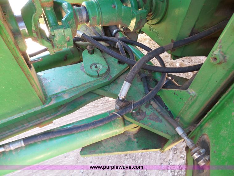 image for item J7539 1990 John Deere 8760 4WD tractor